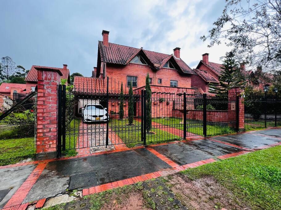 Willa Hermosa Casa , Con Parqueadero En Rionegro Cerca Al Aeropuerto Zewnętrze zdjęcie
